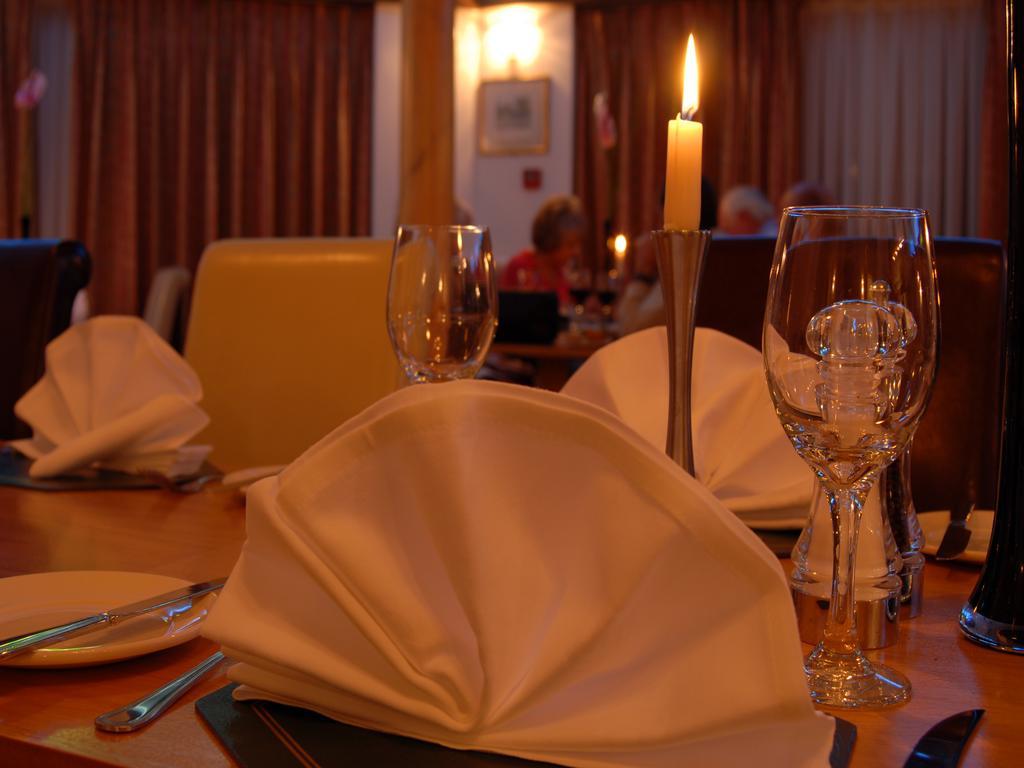 Gatwick Cambridge Hotel Horley Exterior photo