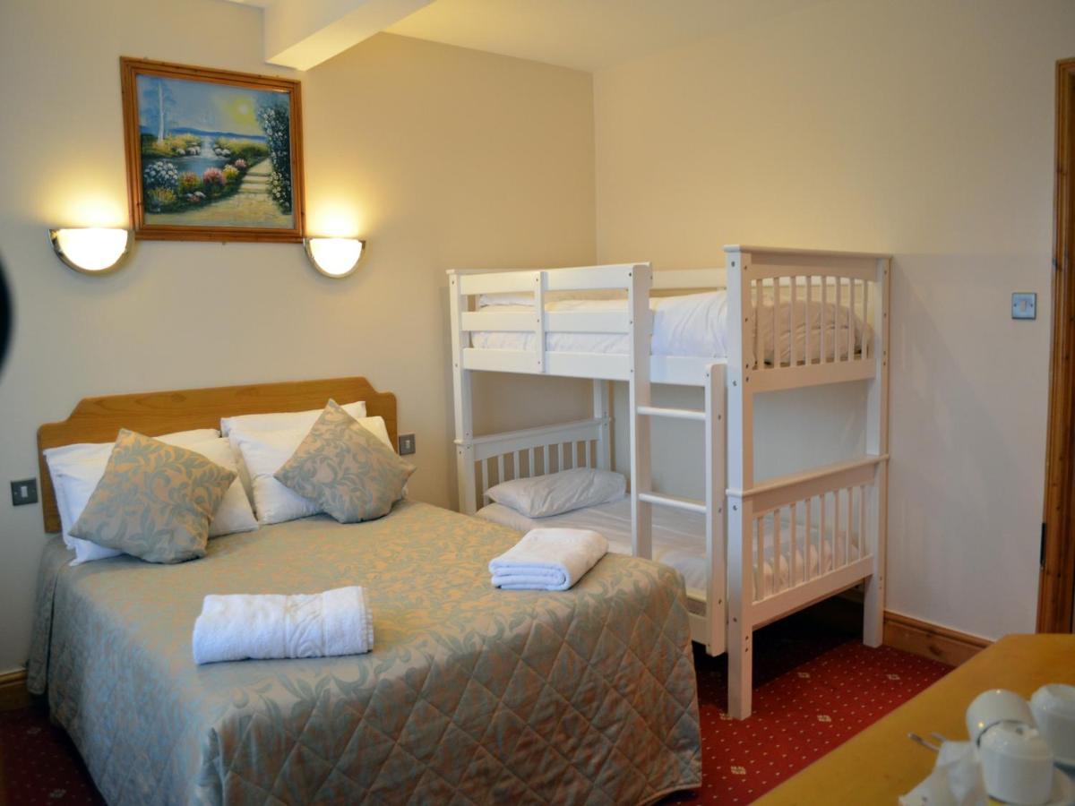 Gatwick Cambridge Hotel Horley Room photo